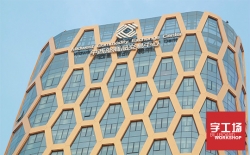 使用外露發光字作為樓頂發光字的原因存在有哪些？