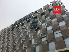 設計師根據什么來(lái)設計高空招牌？
