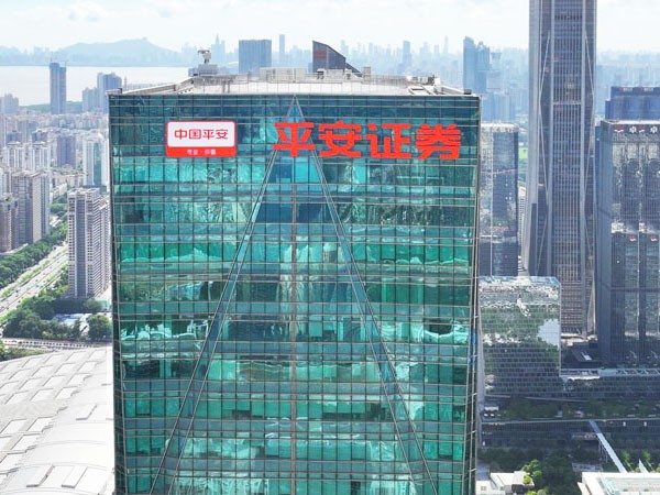 玻璃幕墻發(fā)光字的造價(jià)高不高？