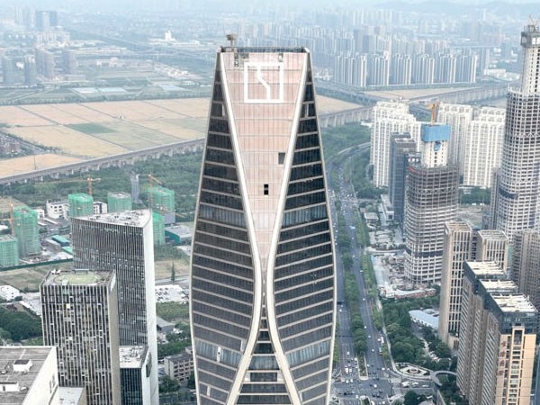 怎樣識別樓體logo廠家專業度的真偽？